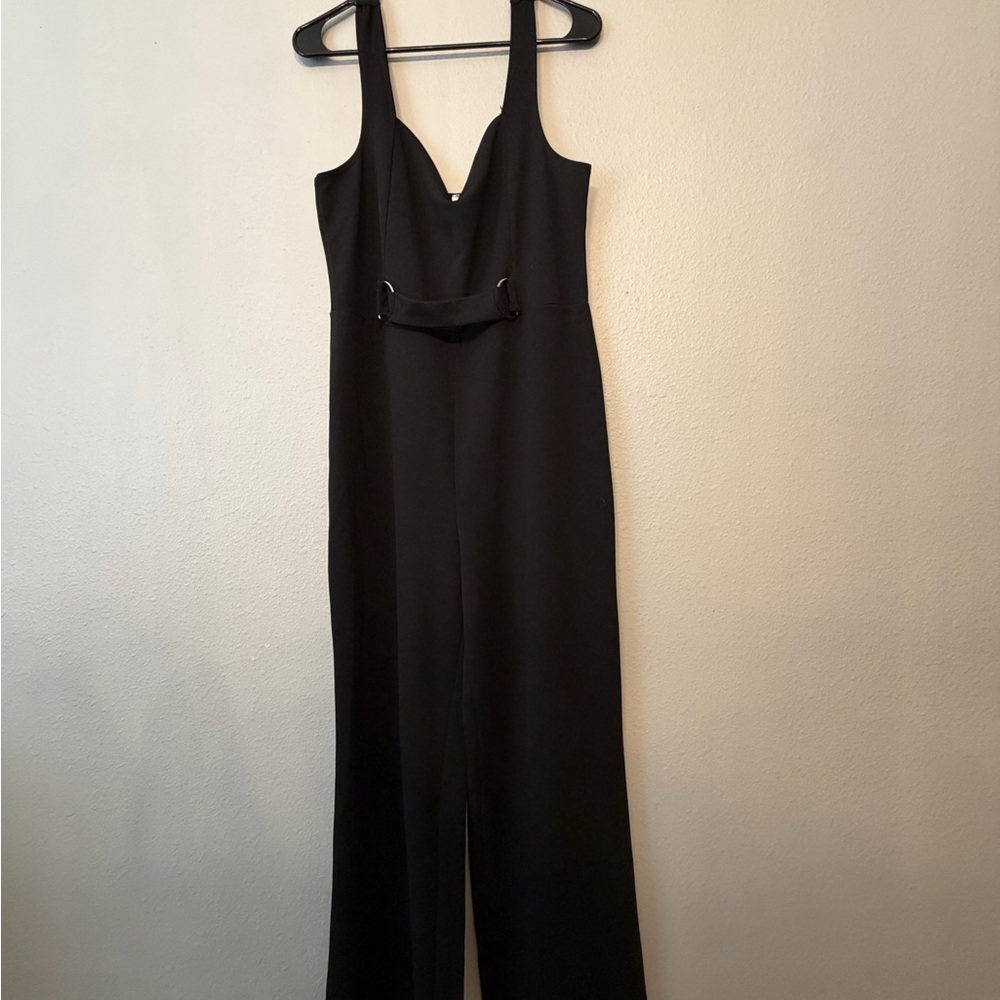 Chic Black Sleeveless Jumpsuit